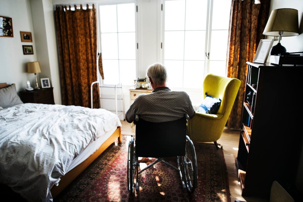 What To Look For in a Senior Living Community for a Loved One With Parkinson’s