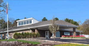 Image of Gurnee Manor - exterior