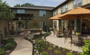 Image of Oakmont of Fresno facility - exterior